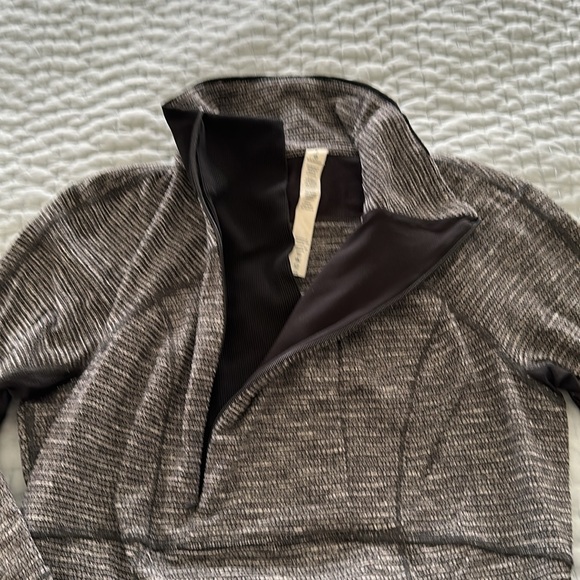 Lululemon 1/4 zip - Picture 4 of 4